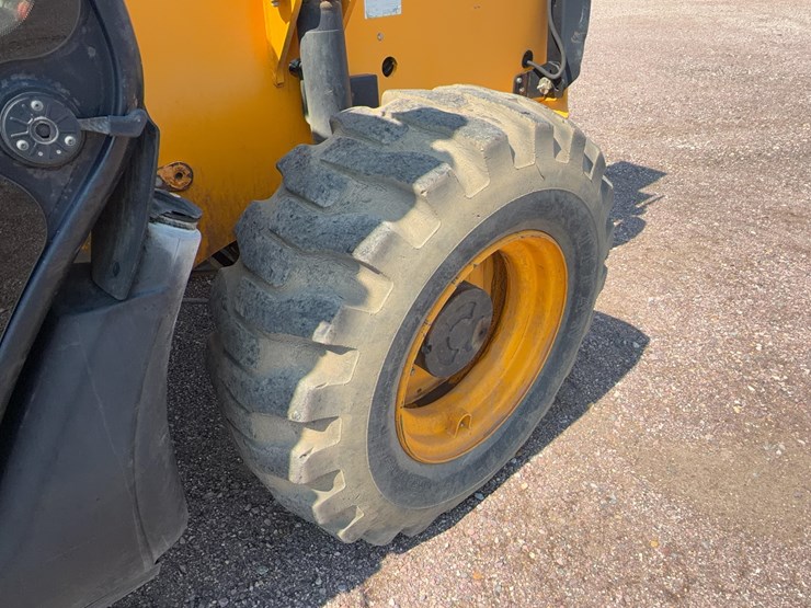 2011-jcb-510-56-image-36