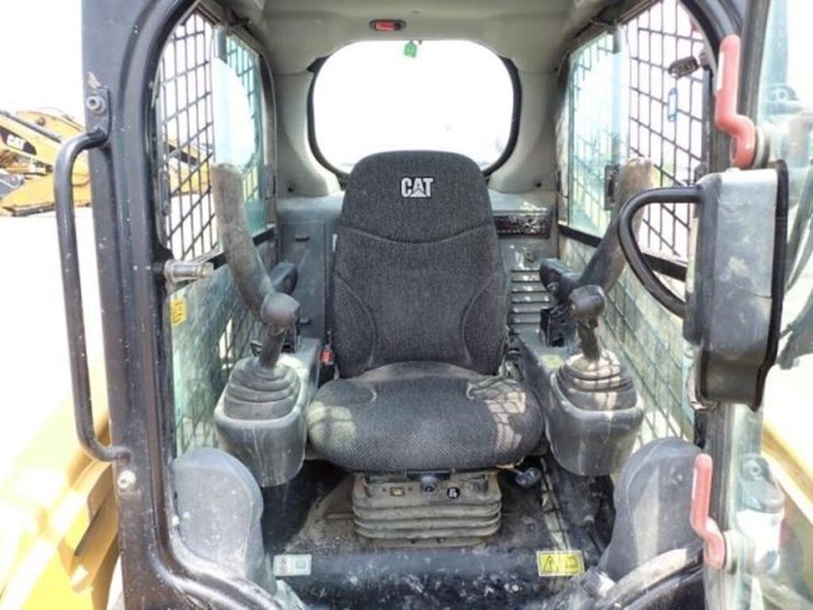 2019-caterpillar-236d-skid-steer-cat0236dlbgz05393-image-18
