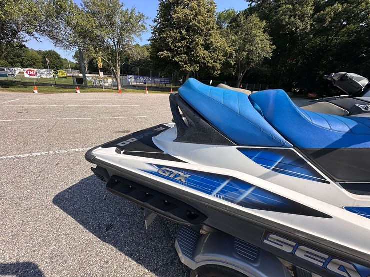 2007-sea-doo-gtx-4-tec-jet-ski,-2006-sea-doo-gtx-4-tec-jet-ski,-w/2017-triton-dual-ski-trailer-image-39