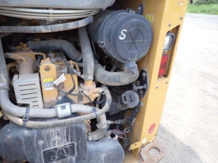 2019-caterpillar-236d-skid-steer-cat0236dlbgz05393-image-44