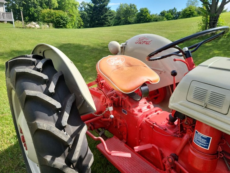1951-ford-8n-image-27
