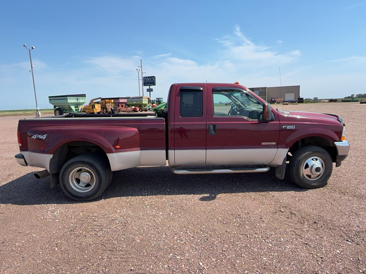 2004-ford-350-image-4
