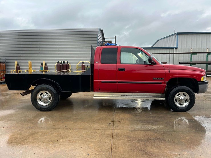 2001-dodge-2500-image-4