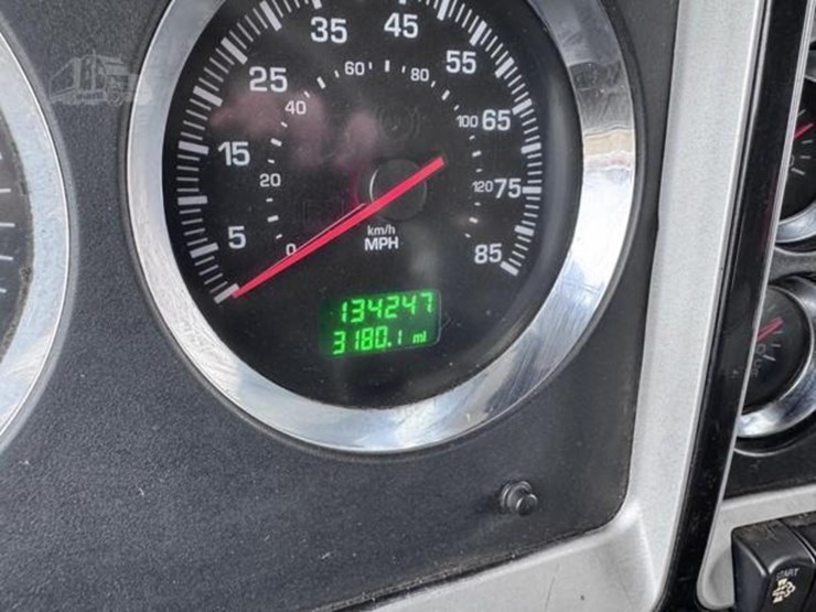 2013-kenworth-t470-image-16