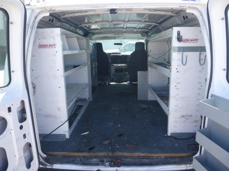 2010-ford-cargo-image-9