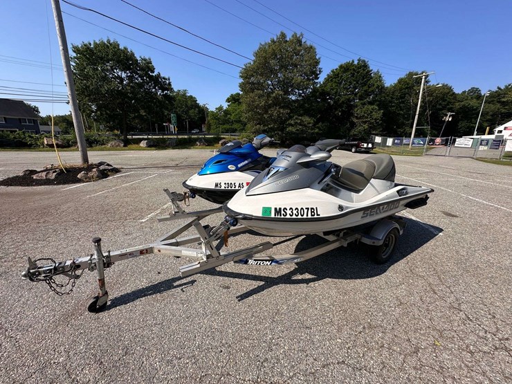 2007-sea-doo-gtx-4-tec-jet-ski,-2006-sea-doo-gtx-4-tec-jet-ski,-w/2017-triton-dual-ski-trailer-image-11