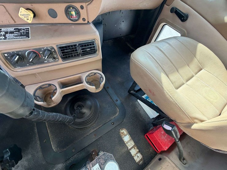 2006-mack-granite-ct713-image-38