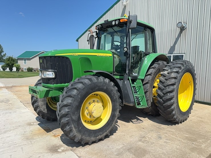 john-deere-7520-image-3