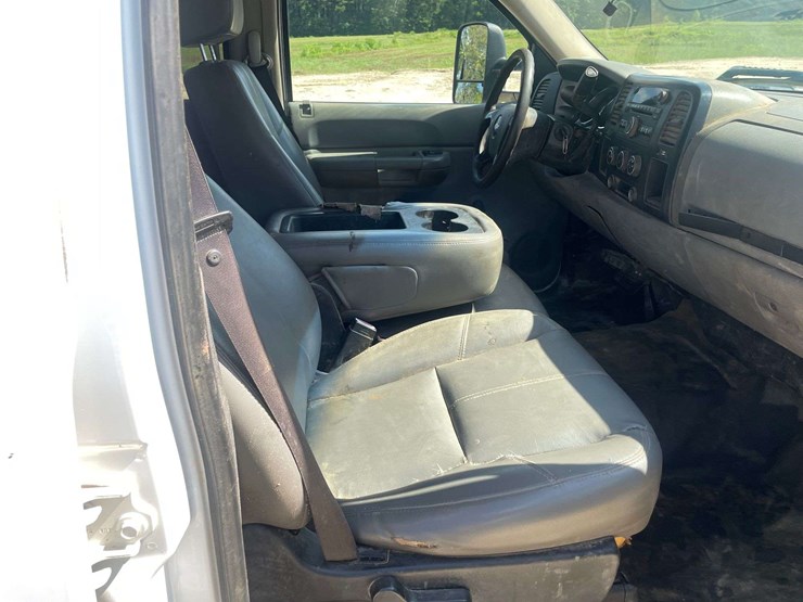 2007-chevrolet-silverado-2500-image-18