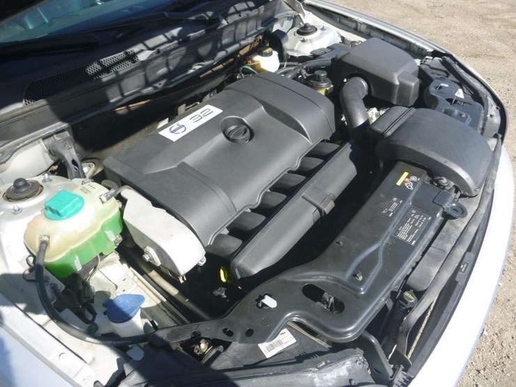 2010-volvo-xc90-image-11
