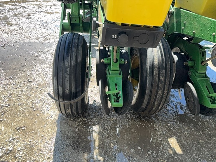 john-deere-1770-image-35