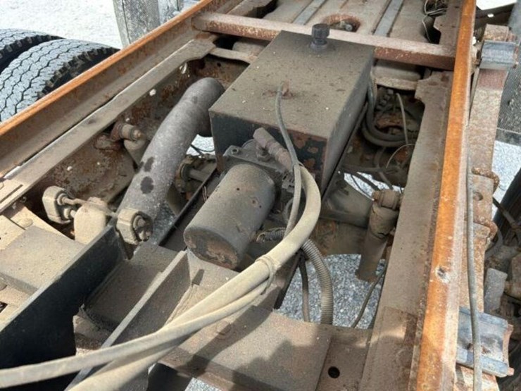 2002-ford-f550-image-53