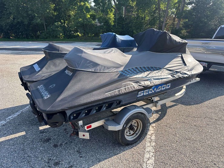 2007-sea-doo-gtx-4-tec-jet-ski,-2006-sea-doo-gtx-4-tec-jet-ski,-w/2017-triton-dual-ski-trailer-image-6