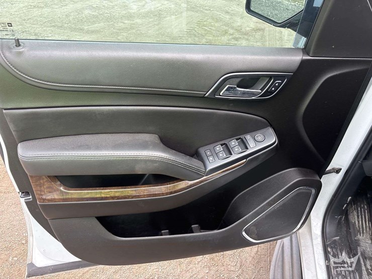 2019-chevrolet-tahoe-image-14
