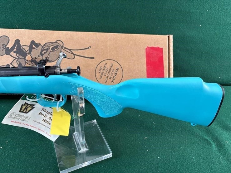 crickett-"my-first-rifle"-22-s,-l-or-lr-rifle--nib-image-11