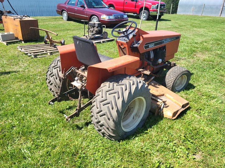 allis-chalmers-620-garden-tractor-w/mower-deck-image-3