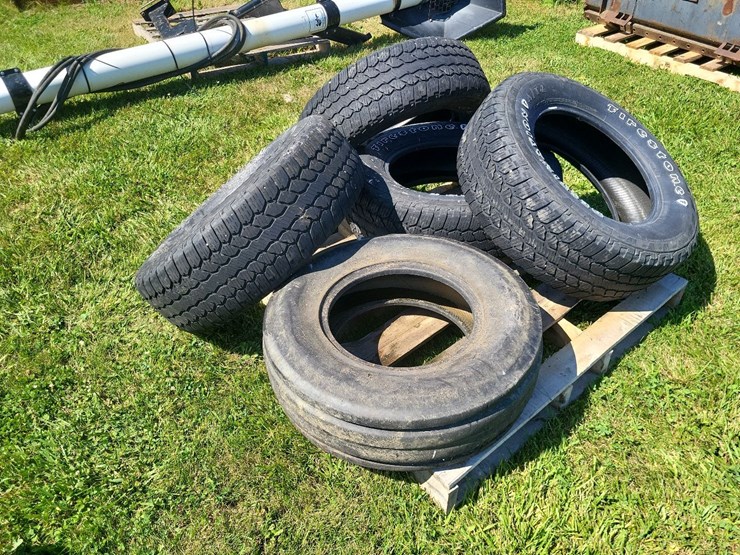 (4)-275/65r18-tires,-(1)-9.5l-15-tire-image-7
