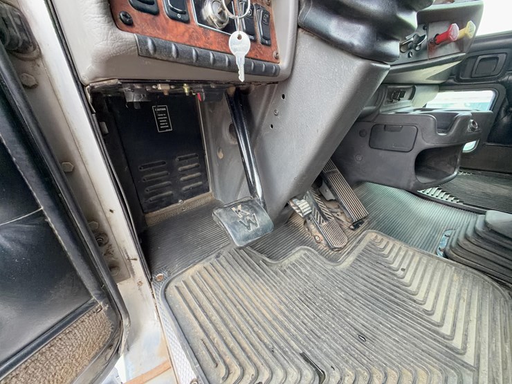 2006-kenworth-t800-image-5