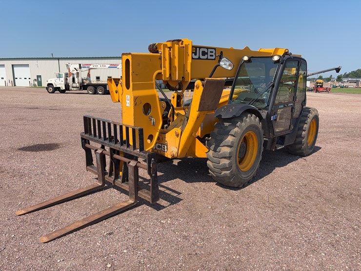 2011-jcb-510-56-image-1