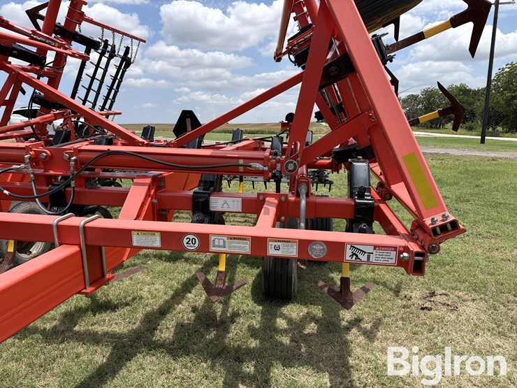 2018-kuhn-4000-25w-25’-field-cultivator-image-10