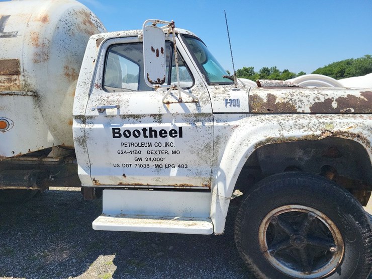 ford-f700-image-28