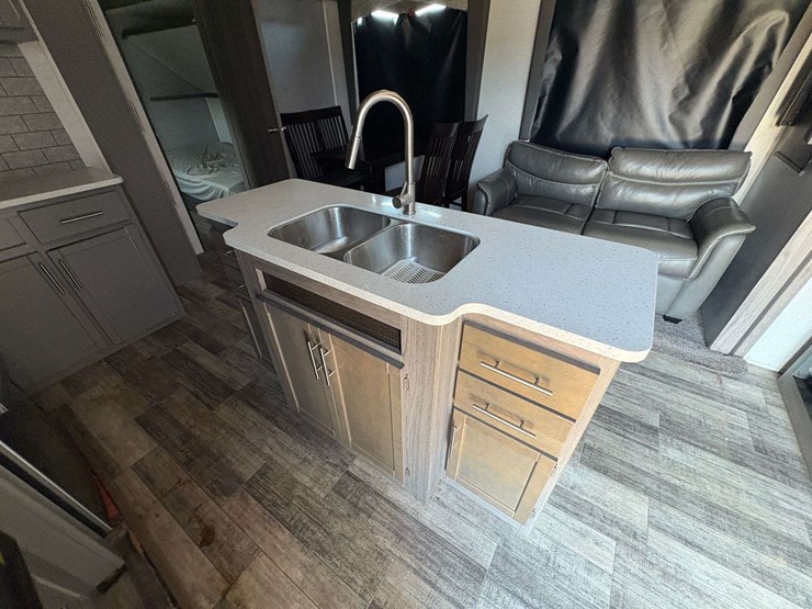 2021-keystone-volante-40'-5th-wheel-travel-trailer-image-14