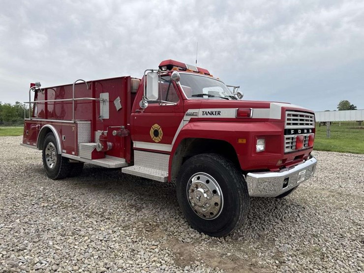 1980-ford-f800-image-6