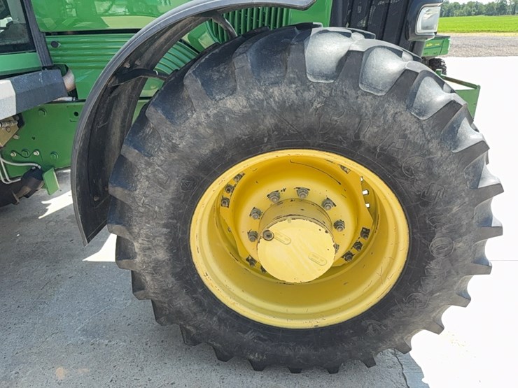 john-deere-7520-image-11