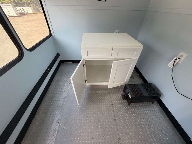 2010-freightliner-sprinter-3500-image-28