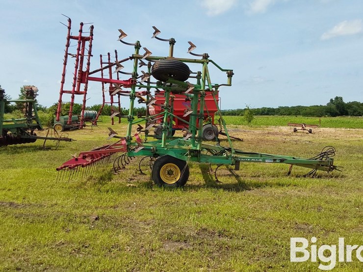 deutz-allis-27'-field-cultivator-image-4