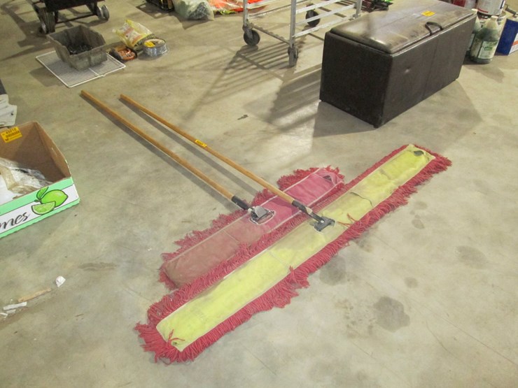 #45008-•-lot-of-(2)-dust-mops-inv#45008-image-2