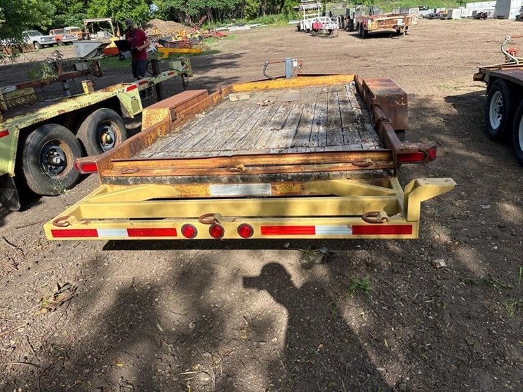 14'-x-77"-tandem-axle-trailer-image-7