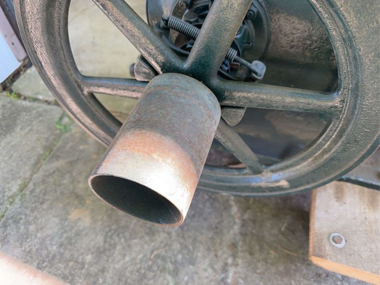 mccormick-deering-1/2-hp-engine-image-18