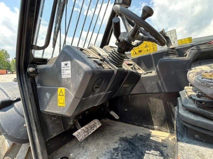 2015-caterpillar-th417c-gc-4wd-telehandler-yc5a125-image-13