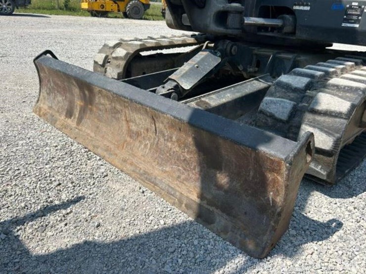 2022-bobcat-e88-image-40