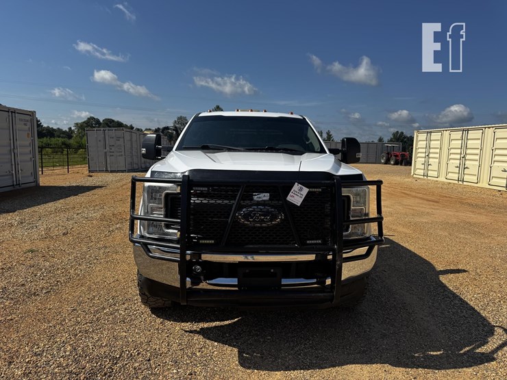 2019-ford-f250-xl-image-9