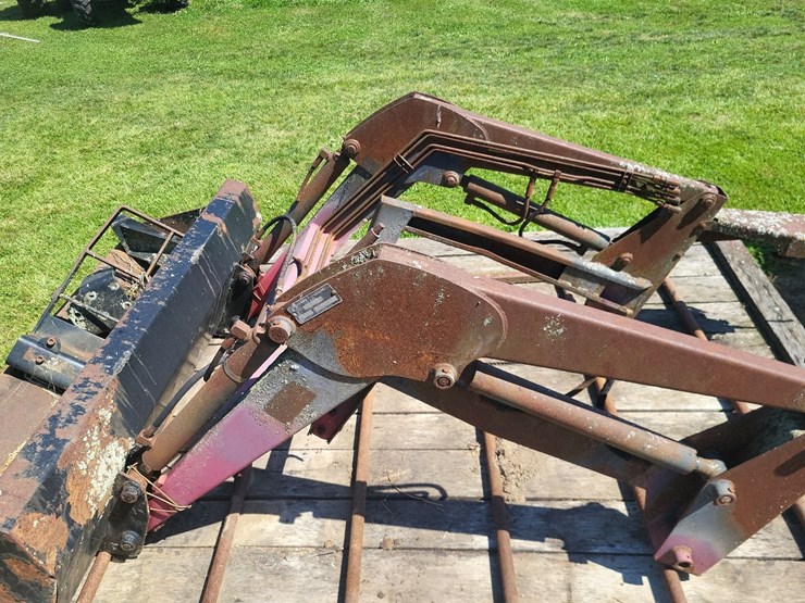 massey-ferguson-front-end-tractor-loader-w/loader-mounts-and-60"-bucket---fire-image-10