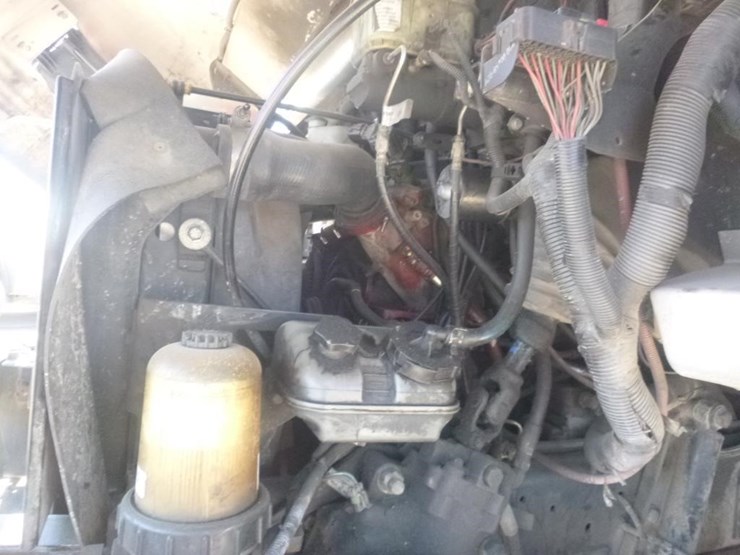 2012-freightliner-mt55-image-17
