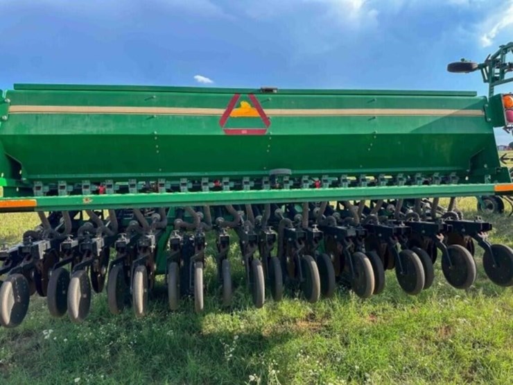 great-plains-folding-3-box-drill,-40'-image-11