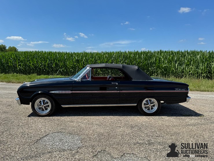 run-#95.1---1963-ford-falcon-futura-convertible-image-9