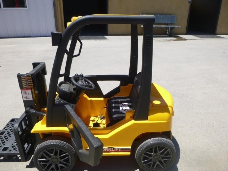 dls-kids-forklift-image-9