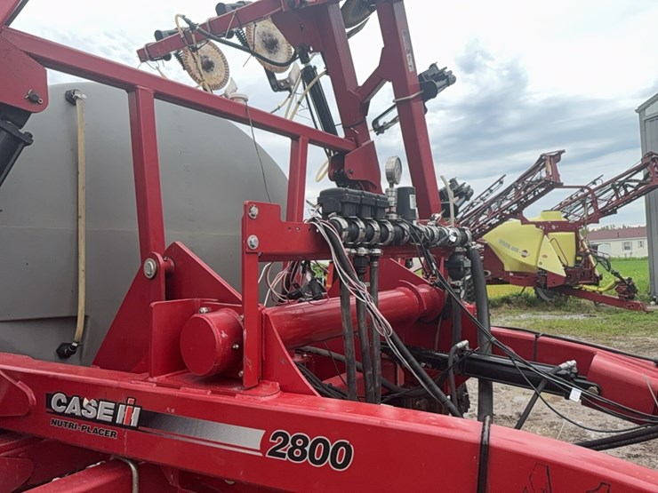 case-ih-2800-image-28