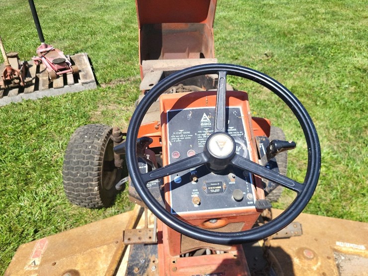 allis-chalmers-620-garden-tractor-w/mower-deck-image-26