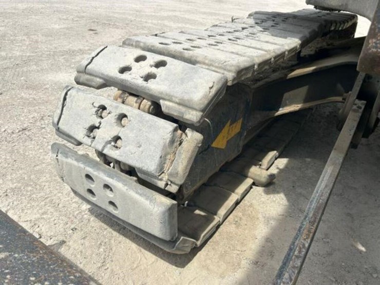 2014-deere-85g-image-79