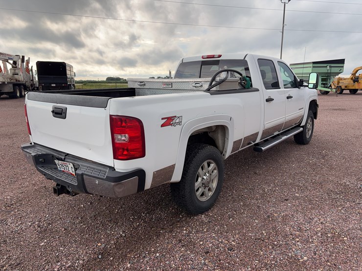 2014-chevrolet-silverado-2500-image-4