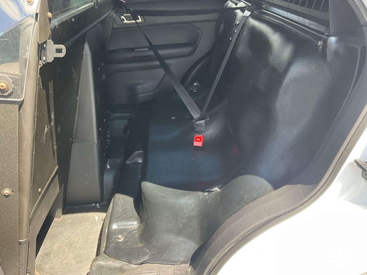 2015-ford-explorer-image-25