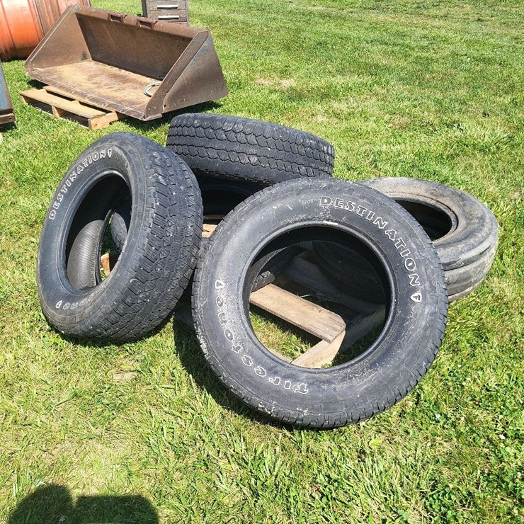 (4) 275/65R18 Tires, (1) 9.5L-15 Tire