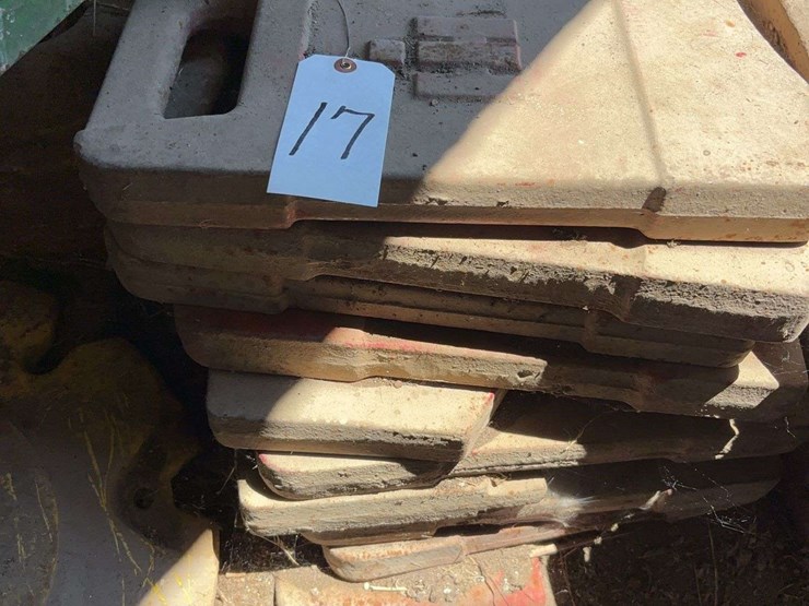 (9)-international-harvester-tractor-front-suitcase-weights-image-1