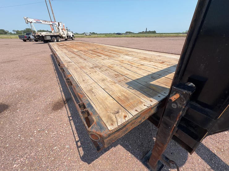 2016-dct-830gs38-gooseneck-trailer-image-9
