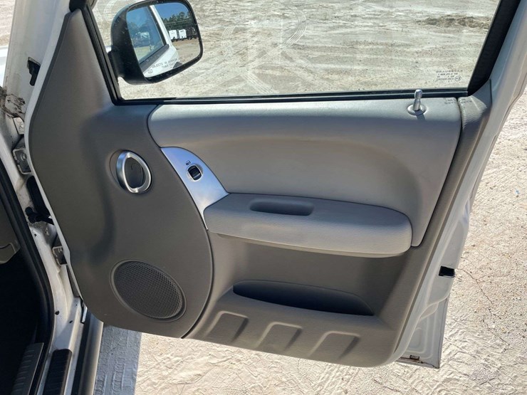 2005-jeep-liberty-image-17